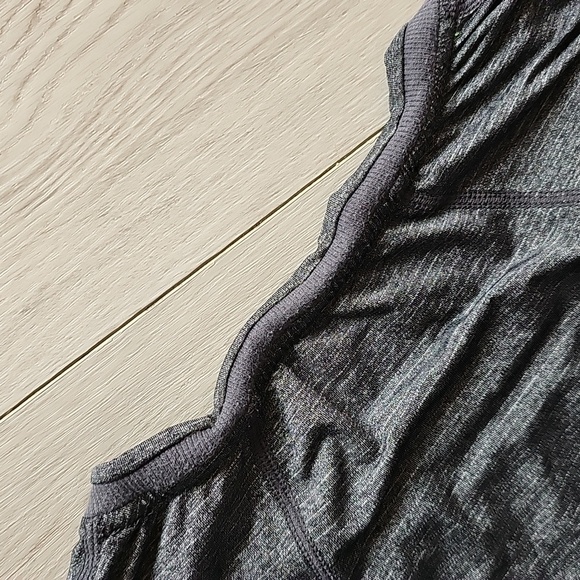 Running Room Fitwear Activewear Shortsleeve Top With Back Zipper Pocket Medium - Picture 13 of 14